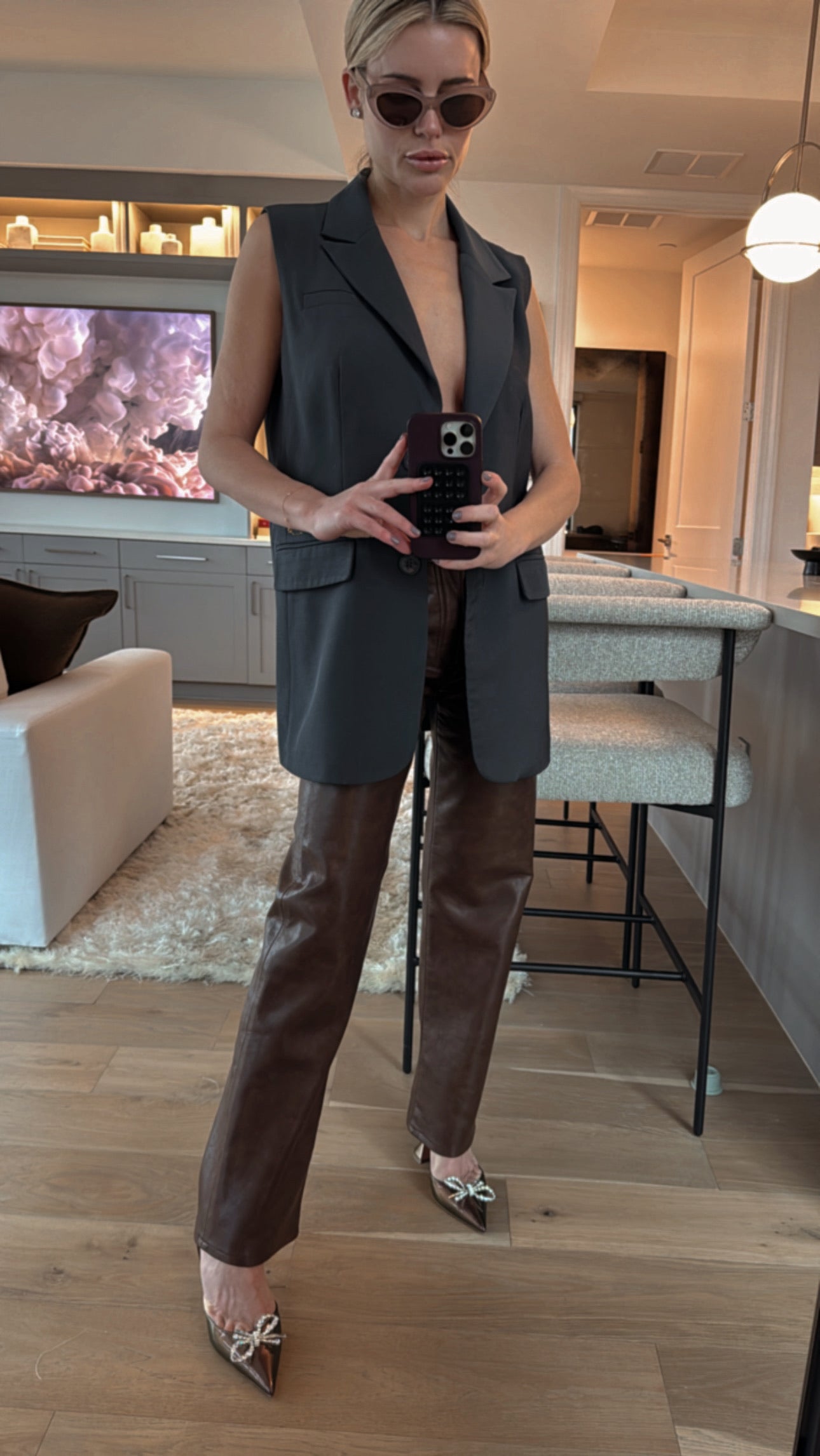 LEATHER LEG