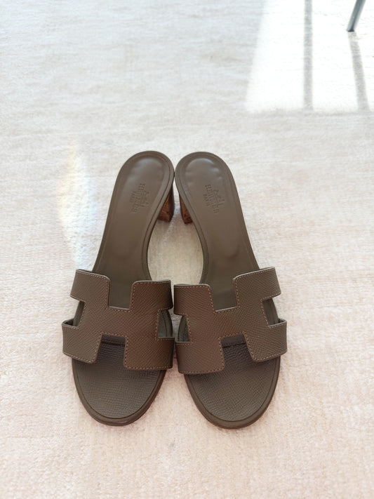 The Hermes Oasis Sandal