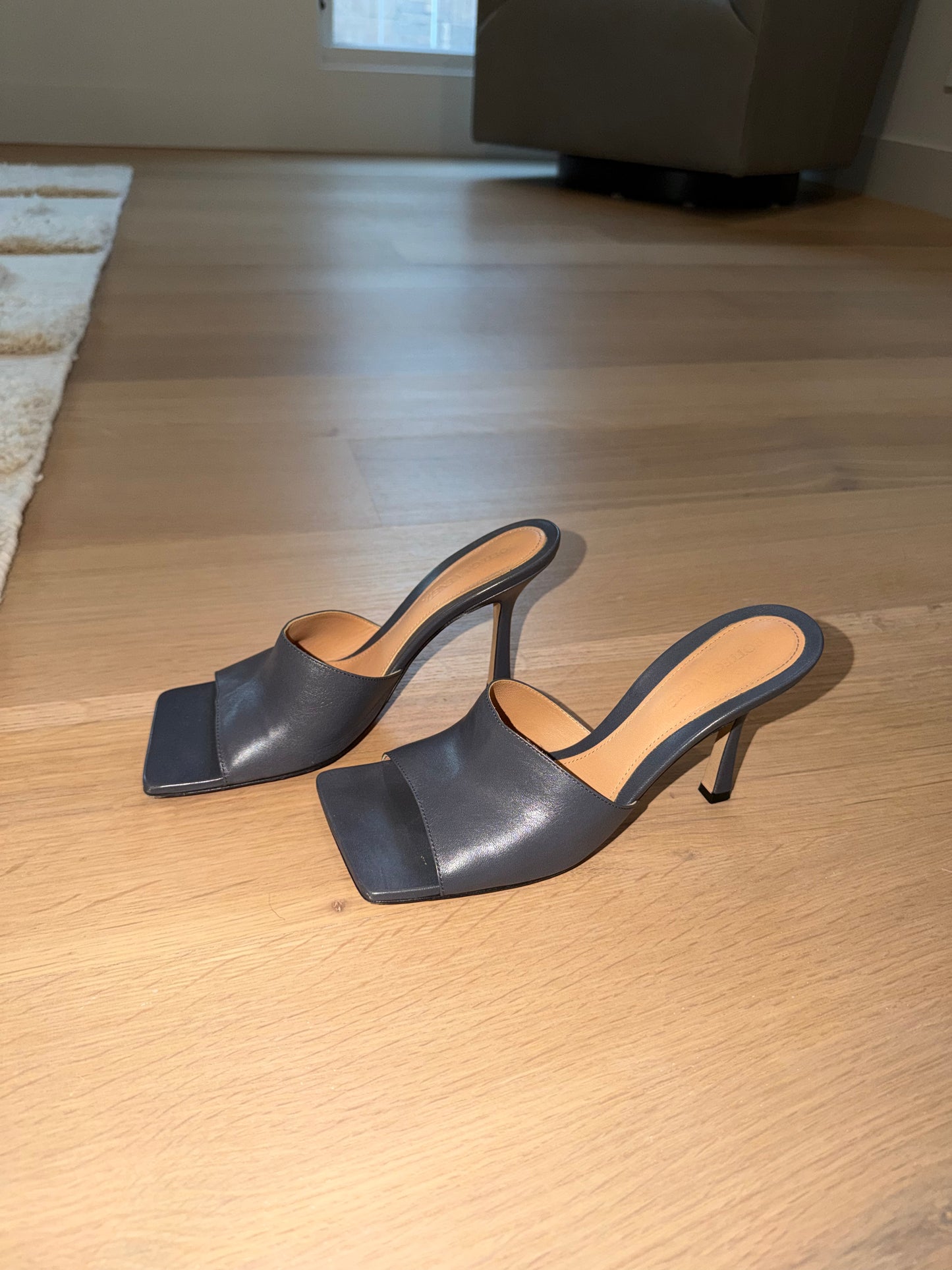 Bottega Veneta Black Leather Square-Toe Mules — 37