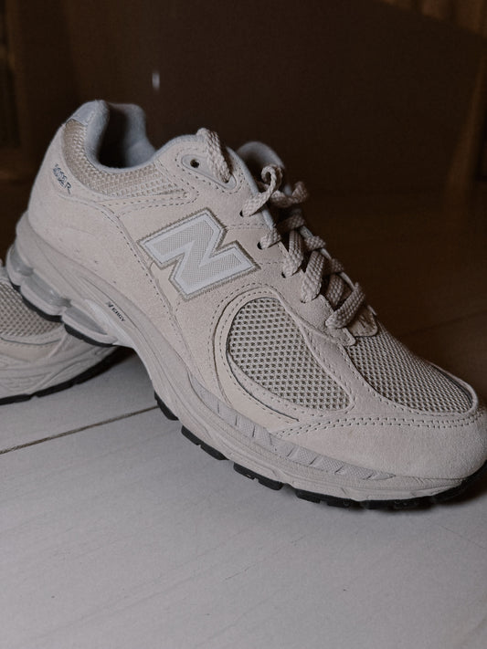 sneaks